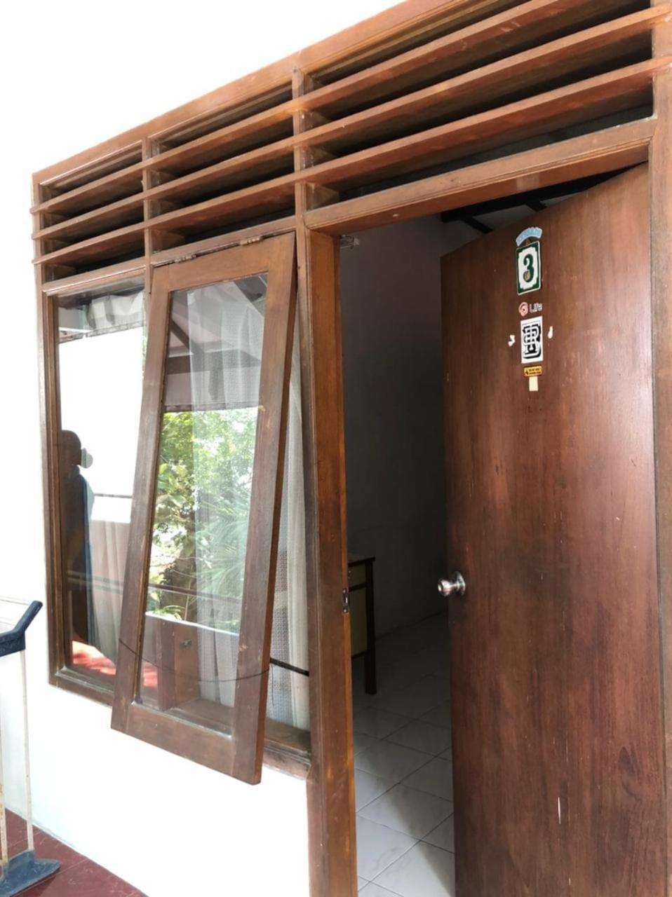 Oyo 90482 Rumah Oma Syariah Kupang  Exterior foto
