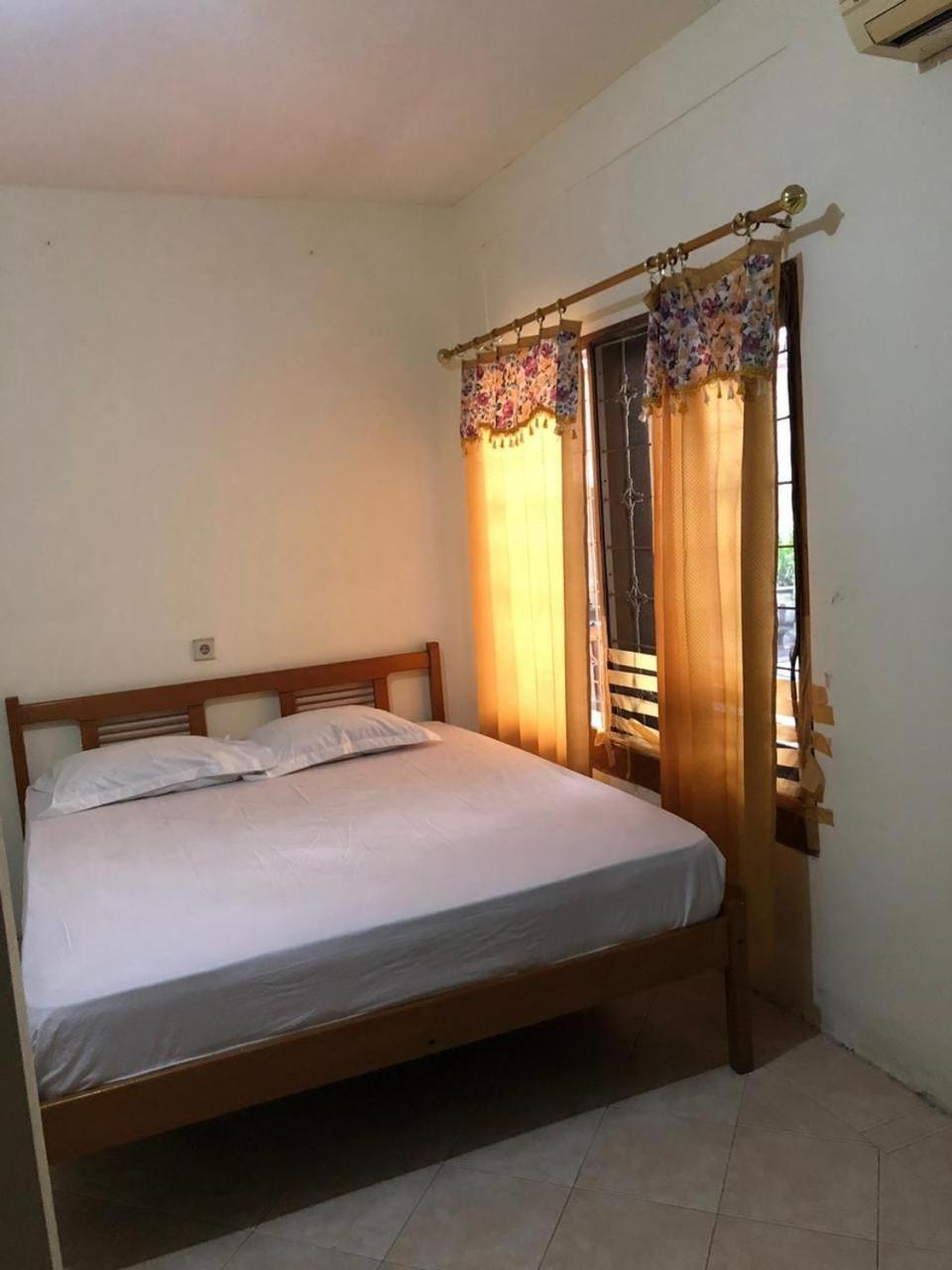 Oyo 90482 Rumah Oma Syariah Kupang  Exterior foto